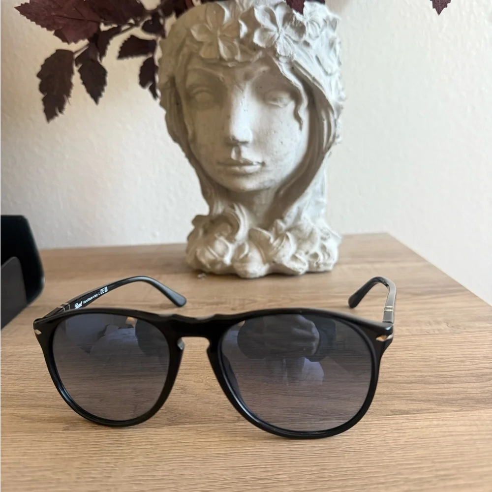 Persol unworn this